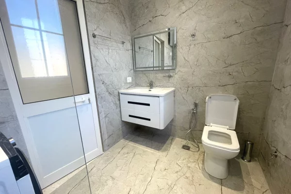 Shtepi me qera Vila Luksoze ne Tirane, 2+1, Mobilimi E mobiluar, Pagesa 60,000  Leke.