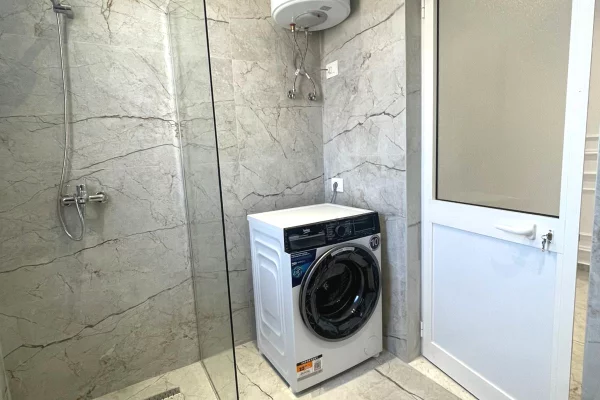 Shtepi me qera Vila Luksoze ne Tirane, 2+1, Mobilimi E mobiluar, Pagesa 60,000  Leke.