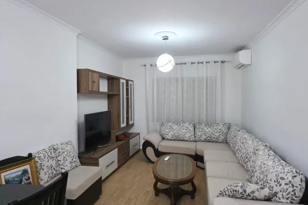 Rruga Mine Peza jepet me qera apartament,4+1+2,i mobiluar. 1,500Euro    