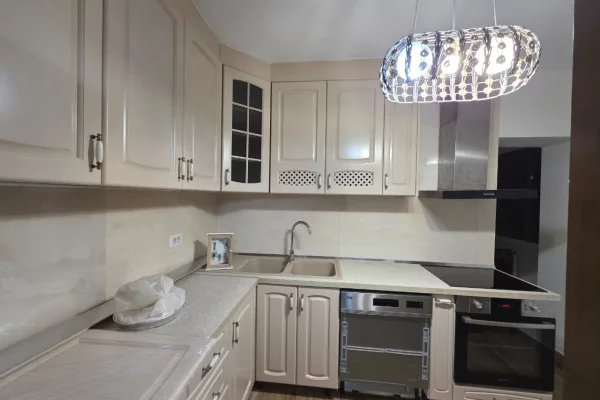 Shtepi me qera Apartament ne Tirane, 4+1, Mobilimi E mobiluar, Pagesa 1,500  Euro.