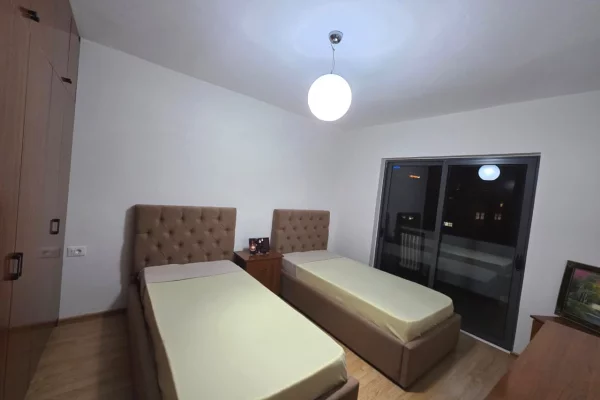 Shtepi me qera Apartament ne Tirane, 4+1, Mobilimi E mobiluar, Pagesa 1,500  Euro.