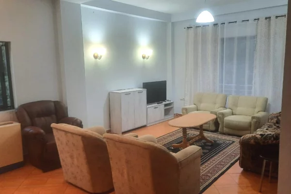 Shtepi me qera 2+1 ne Tirane - 45,000 Leke