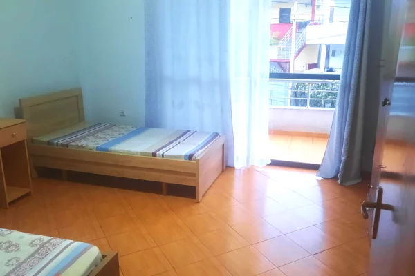 Shtepi me qera Vila Luksoze ne Tirane, 2+1, Mobilimi E mobiluar, Pagesa 45,000  Leke.