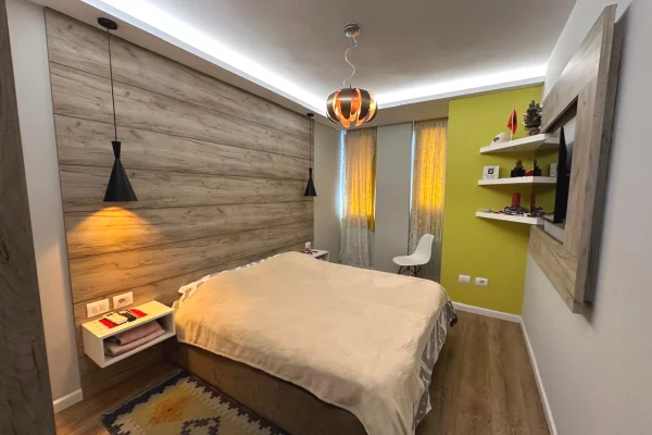 Shtepi me qera Apartament ne Tirane, 2+1, Mobilimi E mobiluar, Pagesa 1,000  Euro.