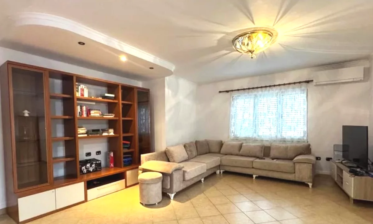 Shtepi me qera Apartament ne Tirane, 2+1, Mobilimi E mobiluar, Pagesa 80,000  Leke.