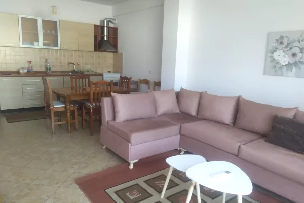 Shtepi me qera 1+1 ne Tirane - 50,000 Leke