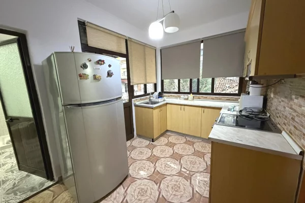 Shtepi me qera 2+1 ne Tirane - 65,000 Leke