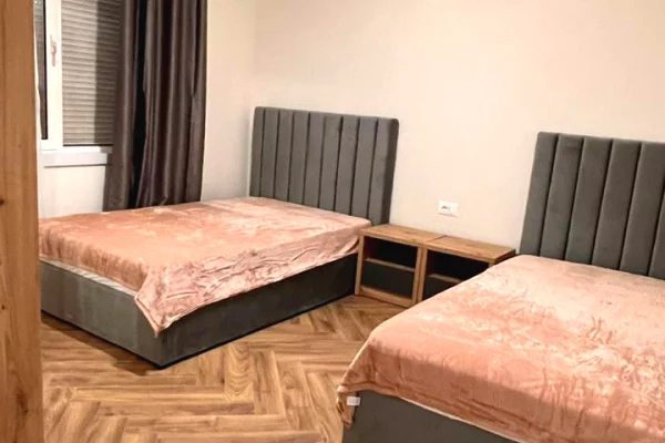 Shtepi me qera Apartament ne Tirane, 2+1, Mobilimi E mobiluar, Pagesa 800  Euro.