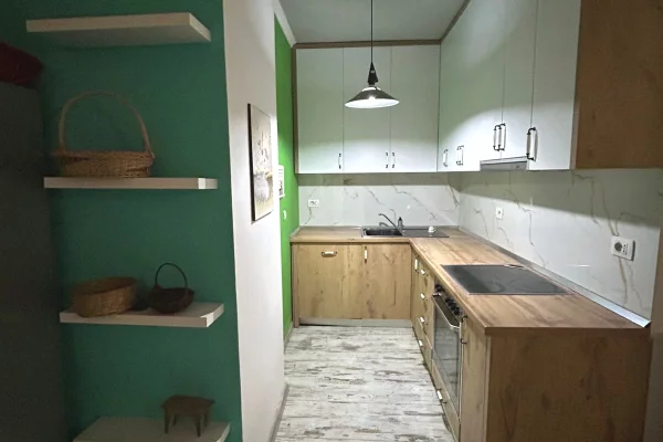 Shtepi me qera Apartament ne Tirane, 2+1, Mobilimi E mobiluar, Pagesa 65,000  Leke.