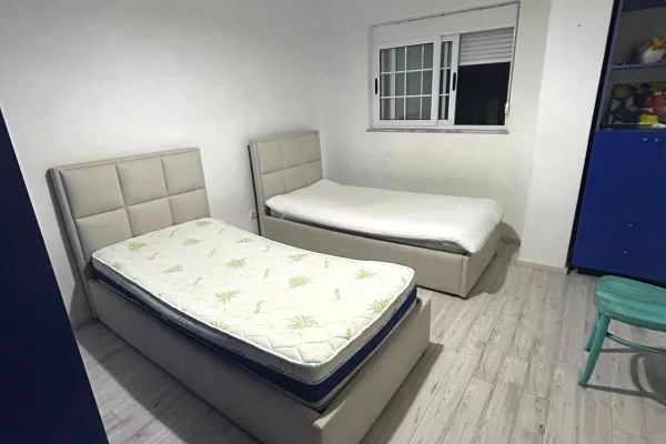 Shtepi me qera Apartament ne Tirane, 2+1, Mobilimi E mobiluar, Pagesa 65,000  Leke.