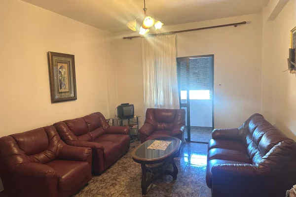Shtepi me qera 2+1 ne Tirane - 500 Euro