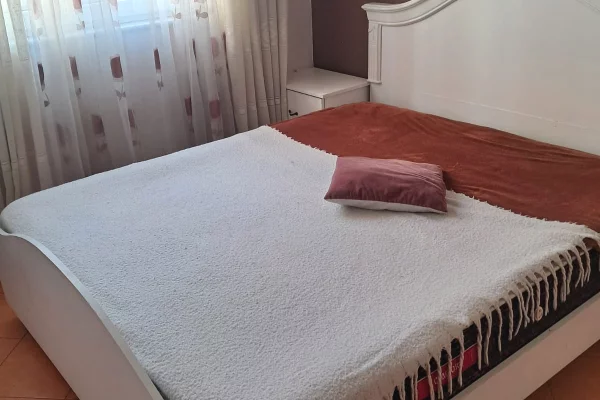 Shtepi me qera Apartament ne Tirane, 1+1, Mobilimi E mobiluar, Pagesa 65,000  Leke.