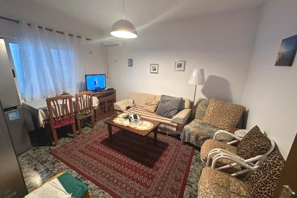 Shtepi ne shitje Apartament ne Tirane, 2+1, Mobilimi Pjeserisht e mobiluar, Pagesa 120,000  Euro.