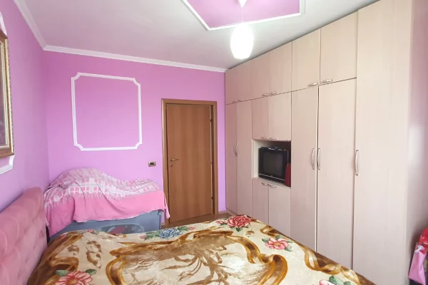 Shtepi me qera Apartament ne Tirane, 1+1, Mobilimi E mobiluar, Pagesa 45,000  Leke.