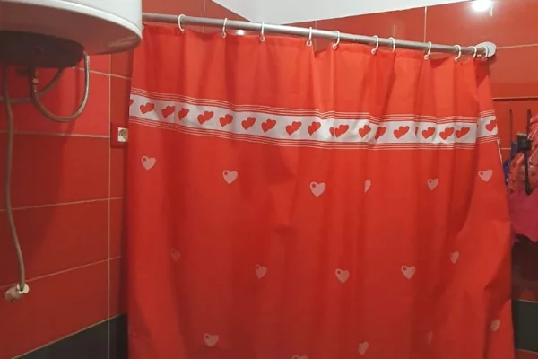 Shtepi me qera Apartament ne Tirane, 1+1, Mobilimi E mobiluar, Pagesa 45,000  Leke.