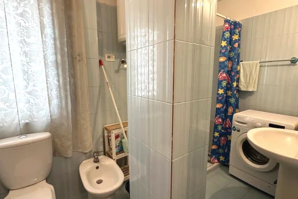 Appartamento in vendita a Tirana 2+1, Arredato