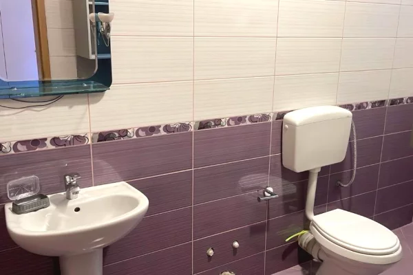 Shtepi me qera Vila Luksoze ne Tirane, 2+1, Mobilimi E mobiluar, Pagesa 65,000  Leke.