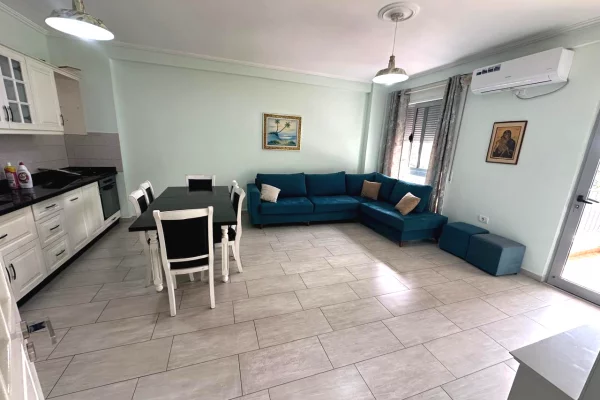 Pas Qendres Glob jepet me qera apartament 2+1,i mobiluar 60,000LEKE