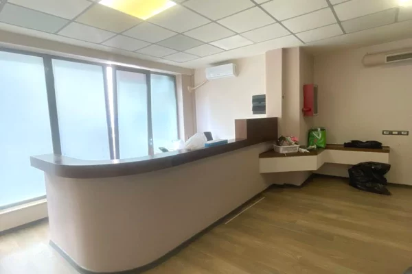 🏢Rruga e Dibres,prane Hotel Steles,jepet me qera ambient biznesi,Bosh 3,400Euro (Neto)