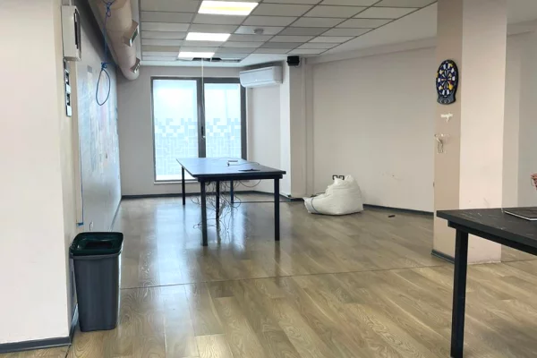 🏢Rruga e Dibres,prane Hotel Steles,jepet me qera ambient biznesi,Bosh 3,400Euro (Neto)