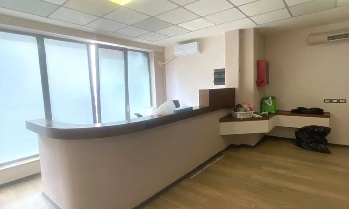 🏢Rruga e Dibres,prane Hotel Steles,jepet me qera ambient biznesi,Bosh 3,400Euro (Neto)