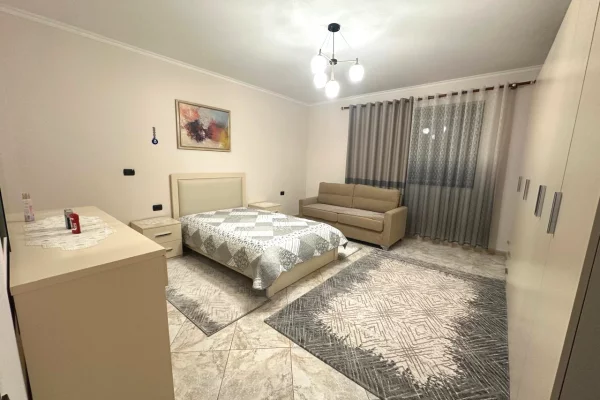 Shtepi ne shitje Apartament ne Tirane, 2+1, Mobilimi E mobiluar, Pagesa 335,000  Euro.