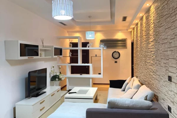 Shtepi me qera Apartament ne Tirane, 2+1, Mobilimi E mobiluar, Pagesa 1,200  Euro.