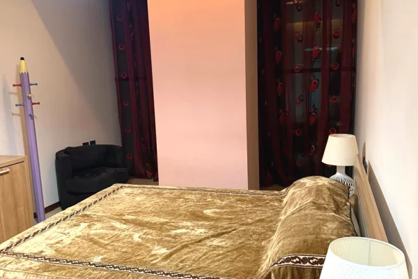 Shtepi me qera Apartament ne Tirane, 2+1, Mobilimi E mobiluar, Pagesa 1,200  Euro.