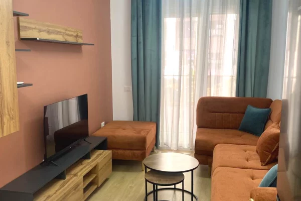 Shtepi me qera Apartament ne Tirane, 1+1, Mobilimi E mobiluar, Pagesa 40,000  Leke.