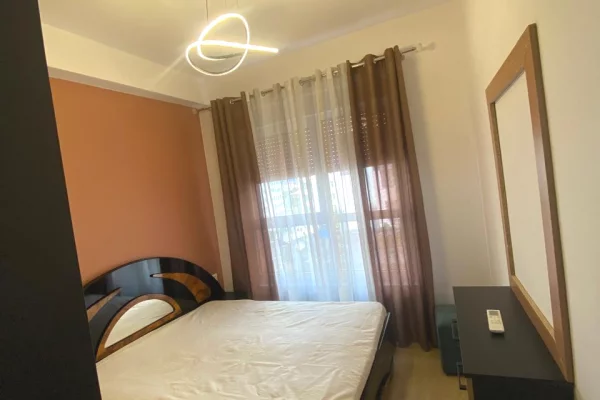 Shtepi me qera Apartament ne Tirane, 1+1, Mobilimi E mobiluar, Pagesa 40,000  Leke.