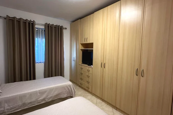 Shtepi me qera Apartament ne Tirane, 1+1, Mobilimi E mobiluar, Pagesa 50,000  Leke.