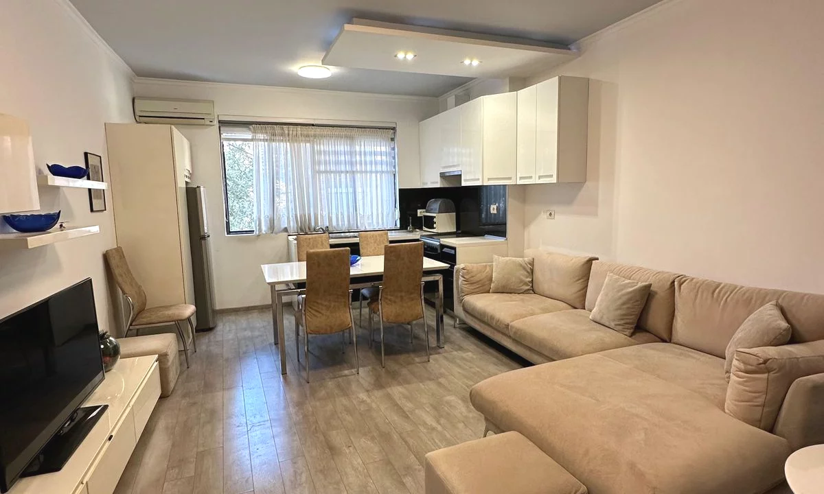 Shtepi me qera Apartament ne Tirane, 1+1, Mobilimi E mobiluar, Pagesa 50,000  Leke.