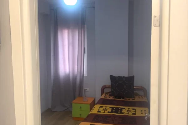 Shtepi me qera Apartament ne Tirane, 3+1, Mobilimi E mobiluar, Pagesa 55,000  Leke.