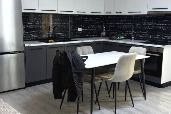 Shtepi me qera 2+1 ne Tirane - 700 Euro