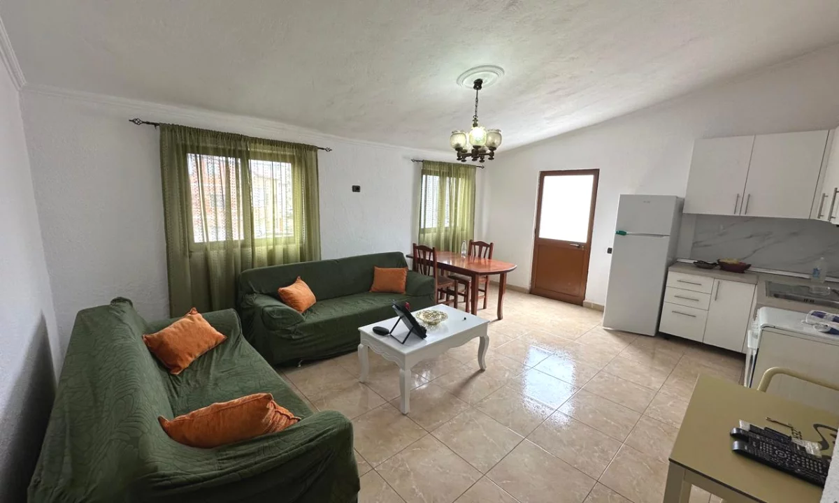 Shtepi me qera Apartament ne Tirane, 2+1, Mobilimi E mobiluar, Pagesa 50,000  Leke.