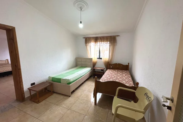 Shtepi me qera Apartament ne Tirane, 2+1, Mobilimi E mobiluar, Pagesa 50,000  Leke.