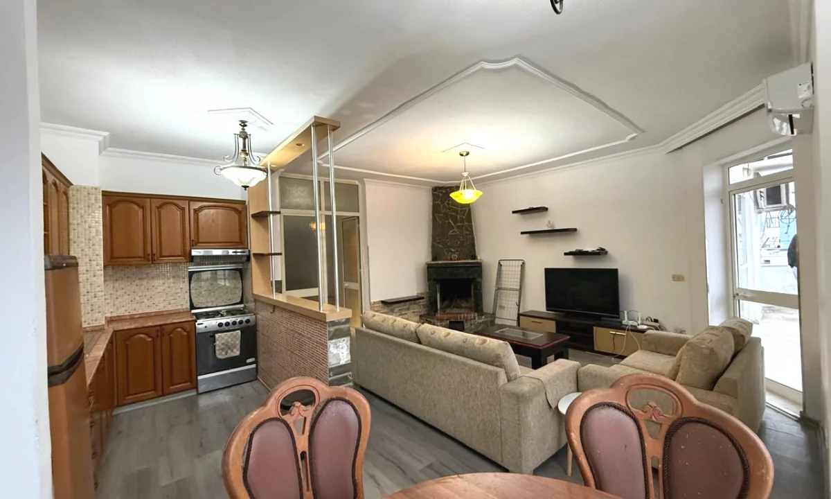 Shtepi me qera Apartament ne Tirane, 2+1, Mobilimi E mobiluar, Pagesa 60,000  Leke.