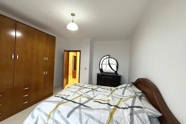 Shtepi me qera Apartament ne Tirane, 2+1, Mobilimi E mobiluar, Pagesa 60,000  Leke.