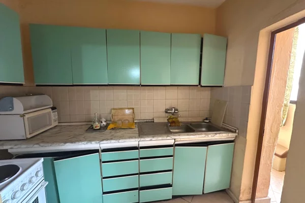 Shtepi ne shitje Apartament ne Tirane, 3+1, Mobilimi Pjeserisht e mobiluar, Pagesa 18,500,000  Leke.