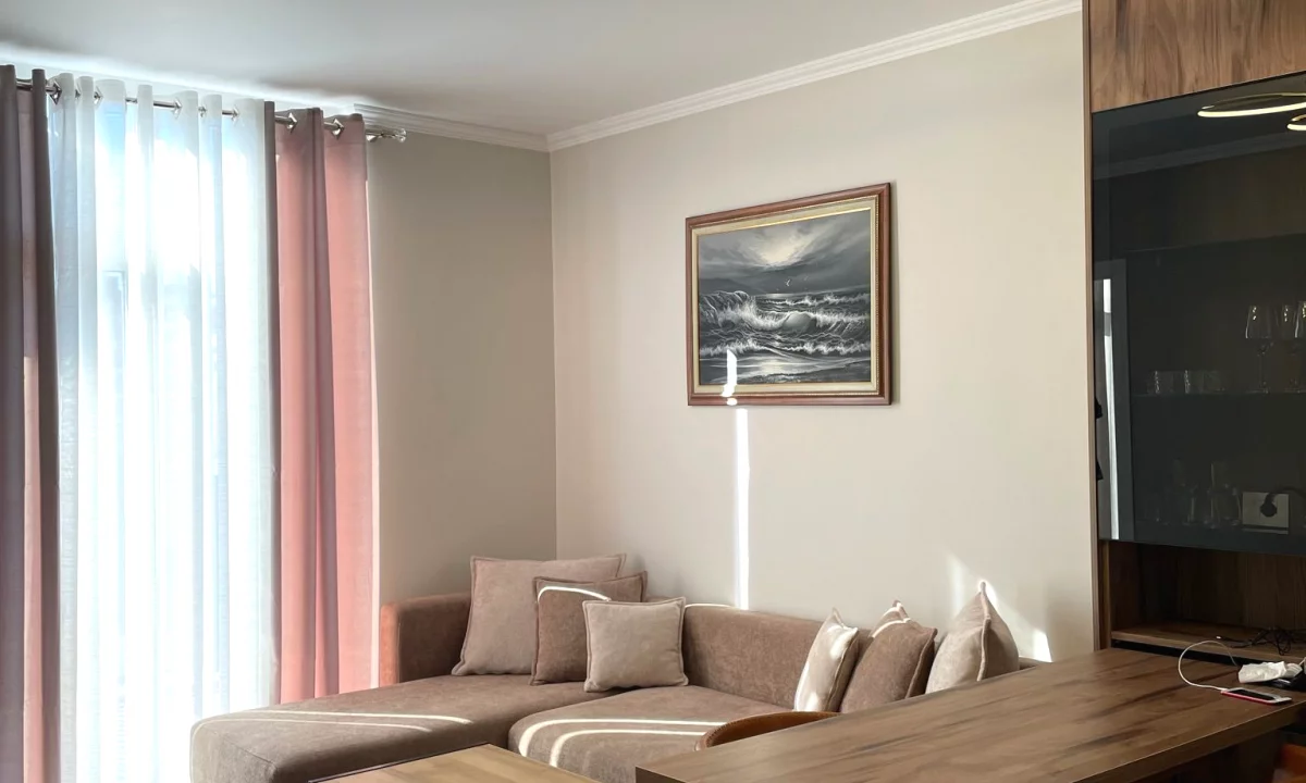 Shtepi me qera Apartament ne Tirane, 2+1, Mobilimi E mobiluar, Pagesa 500  Euro.