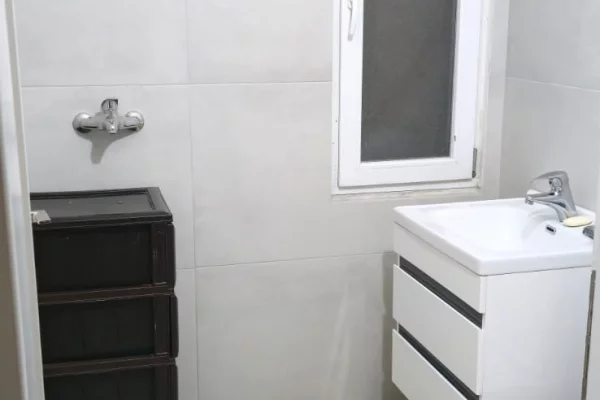 Shtepi me qera Apartament ne Tirane, 2+1, Mobilimi E mobiluar, Pagesa 560  Euro.