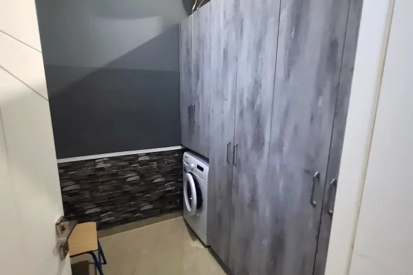 Shtepi me qera Apartament ne Tirane, 1+1, Mobilimi E mobiluar, Pagesa 600  Euro.