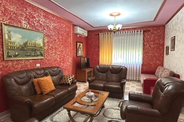 Shtepi me qera 2+1 ne Tirane - 70,000 Leke