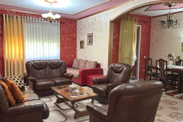 Shtepi me qera Apartament ne Tirane, 2+1, Mobilimi E mobiluar, Pagesa 70,000  Leke.