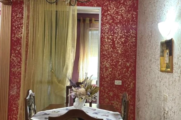 Shtepi me qera Apartament ne Tirane, 2+1, Mobilimi E mobiluar, Pagesa 70,000  Leke.