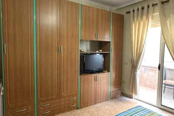 Shtepi me qera Apartament ne Tirane, 2+1, Mobilimi E mobiluar, Pagesa 70,000  Leke.