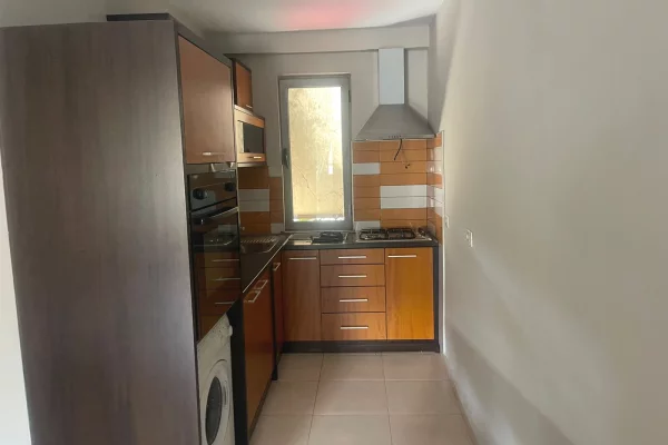 Shtepi me qera Apartament ne Tirane, 1+1, Mobilimi E mobiluar, Pagesa 45,000  Leke.