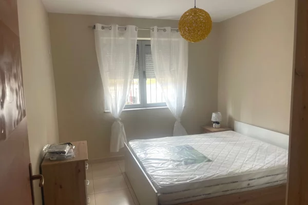 Shtepi me qera Apartament ne Tirane, 1+1, Mobilimi E mobiluar, Pagesa 45,000  Leke.