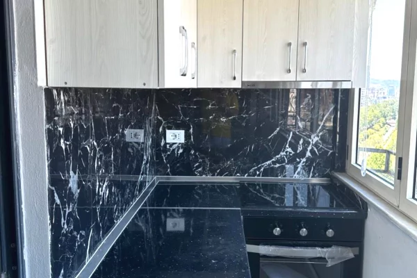 Shtepi me qera Apartament ne Tirane, 2+1, Mobilimi E mobiluar, Pagesa 650  Euro.