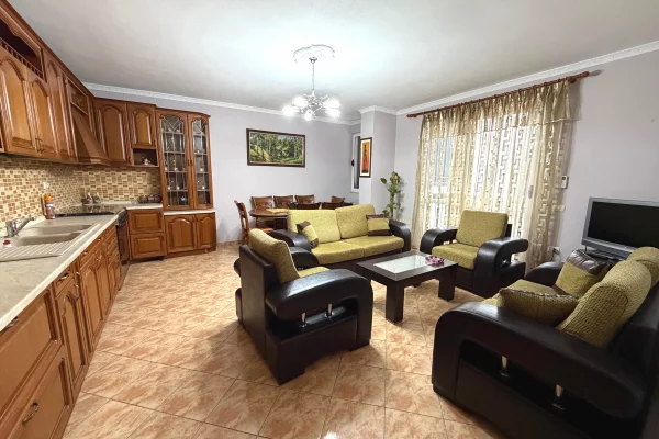 Shtepi me qera 1+1 ne Tirane - 50,000 Leke